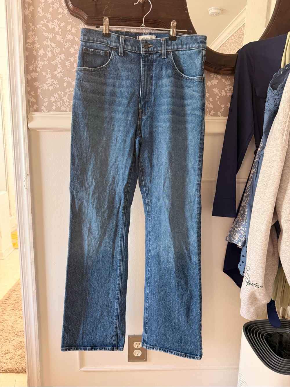 Madewell relaxed bootcut jeans size 28